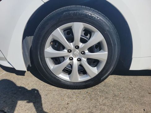 Certified 2024 Toyota Corolla LE image 33