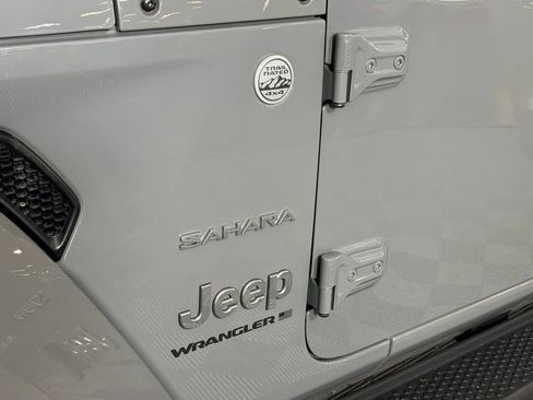 Certified 2023 Jeep Wrangler Unlimited Sahara w/ Safety Group AWD/4WD image 12