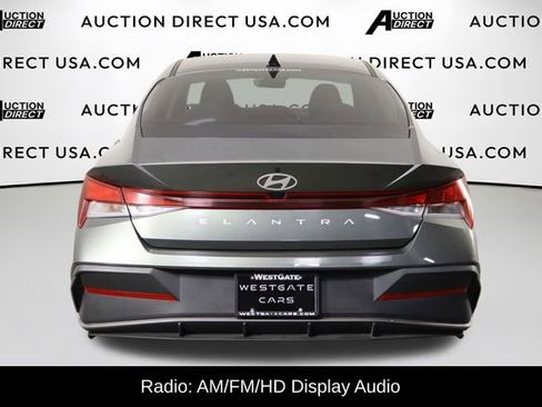 Used 2025 Hyundai Elantra SE FWD image 3