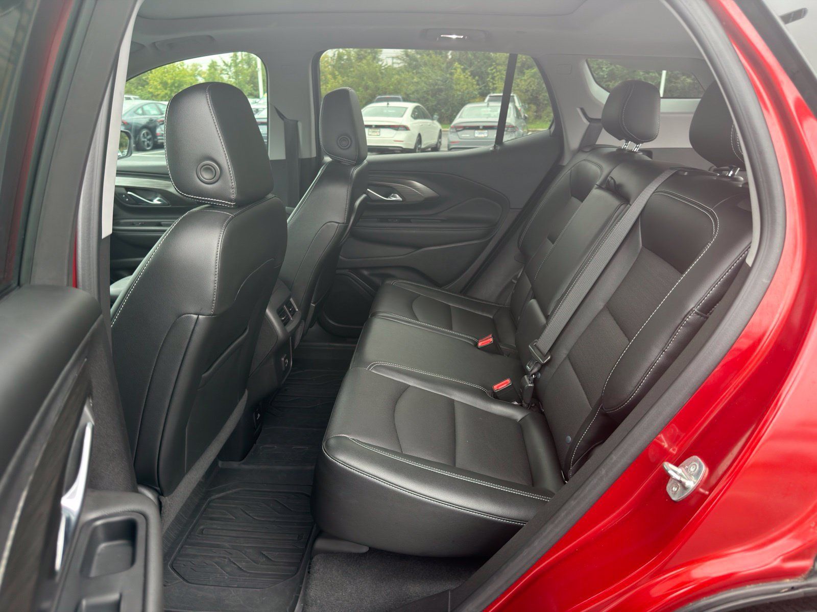 Used 2023 GMC Terrain SLT w/ Infotainment Package II FWD image 27