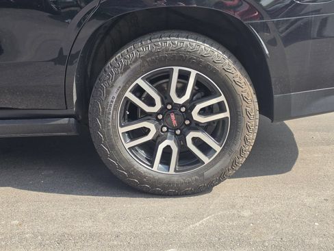 Used 2024 GMC Yukon AT4 w/ AT4 Premium Plus Package AWD/4WD image 3