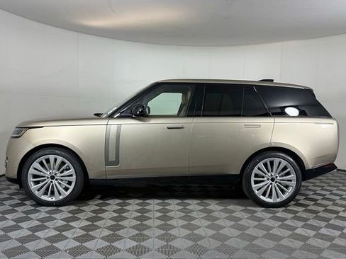 New 2026 Land Rover Range Rover SE image 3