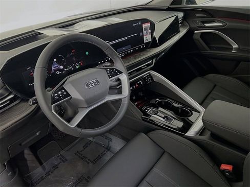 New 2025 Audi Q5 2.0T Premium Plus image 9