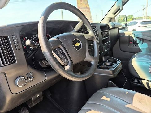 Used 2019 Chevrolet Express 2500 w/ Enhanced Convenience Package RWD image 16