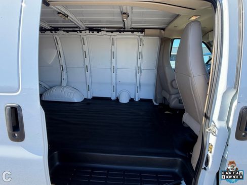 Used 2025 Chevrolet Express 3500 w/ Driver Convenience Package image 26