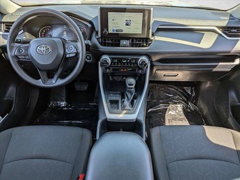 Used 2025 Toyota RAV4 XLE FWD image 17