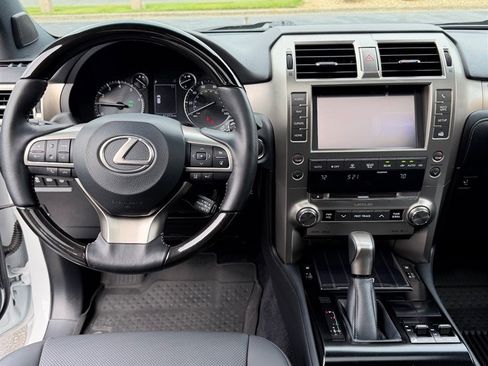 Used 2021 Lexus GX 460 w/ Sport Design Package AWD/4WD image 12