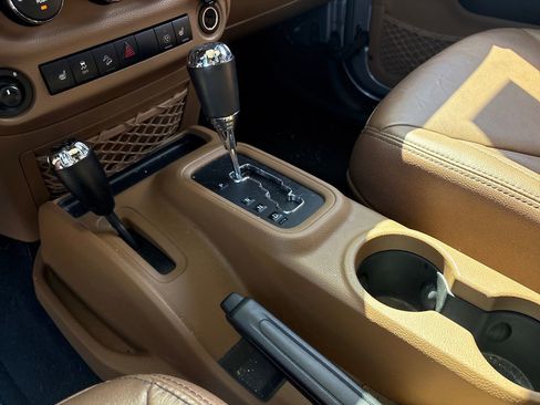 Used 2016 Jeep Wrangler Unlimited Sahara w/ Connectivity Group image 24