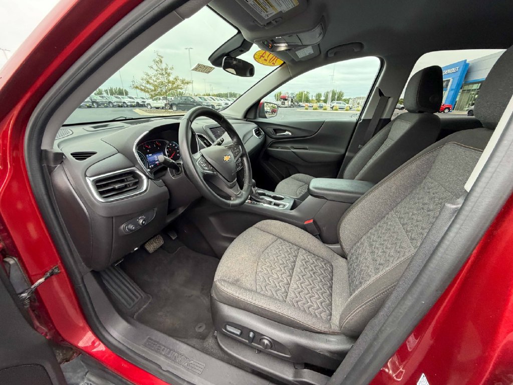 Used 2024 Chevrolet Equinox LT AWD/4WD image 15