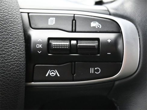 Used 2024 Kia Sportage EX image 25