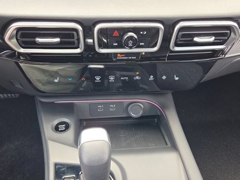New 2026 Nissan Sentra SV w/ SV Convenience Package FWD image 19