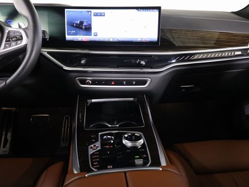 Used 2026 BMW X7 M60i image 46
