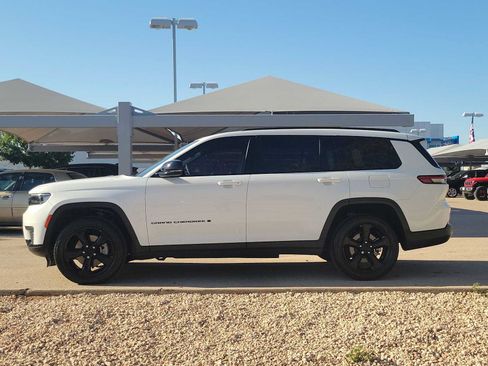 Used 2023 Jeep Grand Cherokee L Laredo AWD/4WD image 5