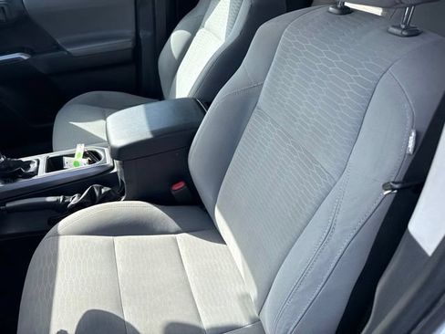 Used 2019 Toyota Tacoma TRD Sport AWD/4WD image 24