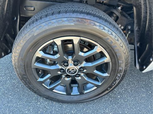 Used 2024 Toyota Tundra Platinum AWD/4WD image 27