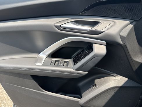 Certified 2025 Audi Q5 Premium AWD/4WD image 9