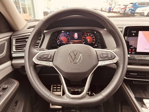 Certified 2025 Volkswagen Atlas Peak Edition SE image 11