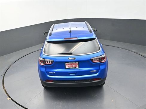 Used 2022 Jeep Compass Latitude image 24