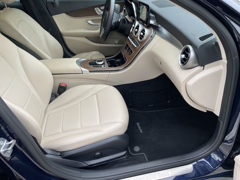 Used 2019 Mercedes-Benz C 300 4MATIC Sedan image 46