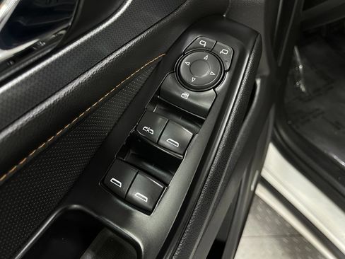 Used 2019 Chevrolet Traverse Premier w/ Driver Confidence II Package FWD image 16