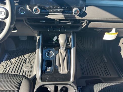 New 2026 Chevrolet Colorado LT image 15