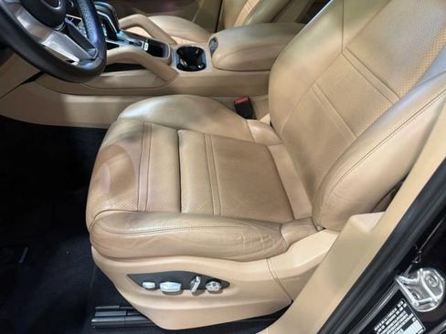 Used 2019 Porsche Cayenne AWD/4WD image 24