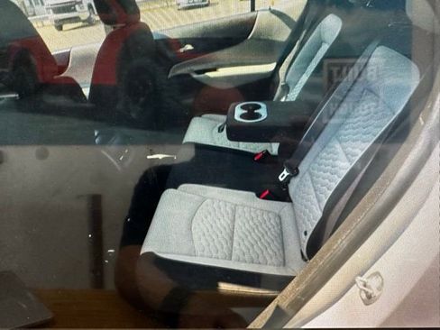 Used 2019 Chevrolet Equinox LS image 10