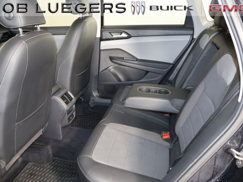 Used 2022 Volkswagen Taos SE FWD image 11