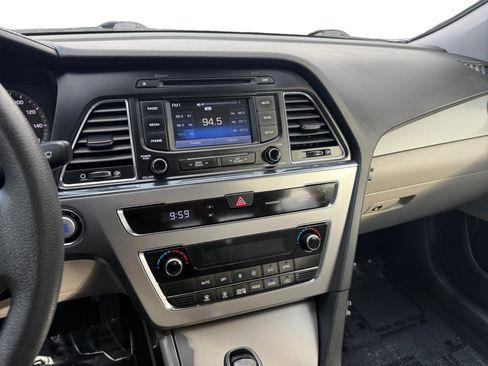 Used 2016 Hyundai Sonata SE image 12