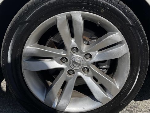 Used 2011 Nissan Altima 3.5 SR w/ 3.5SR Premium Pkg image 13