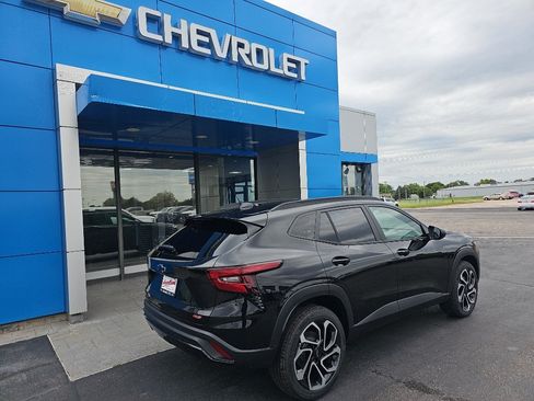 New 2026 Chevrolet Trax RS w/ Driver Confidence Package FWD image 3