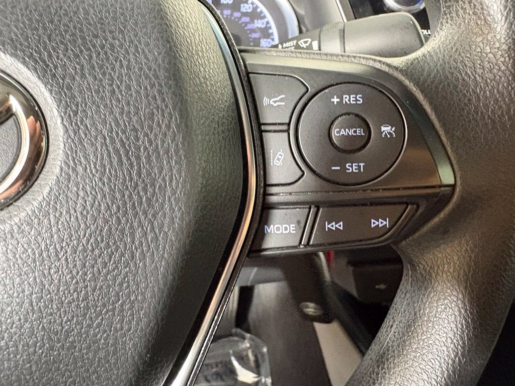 Used 2020 Toyota Camry LE w/ Carpet Mat Package FWD image 24