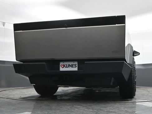Used 2024 Tesla Cybertruck Cyberbeast AWD/4WD image 37