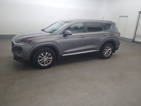 Used 2019 Hyundai Santa Fe SE FWD image 2