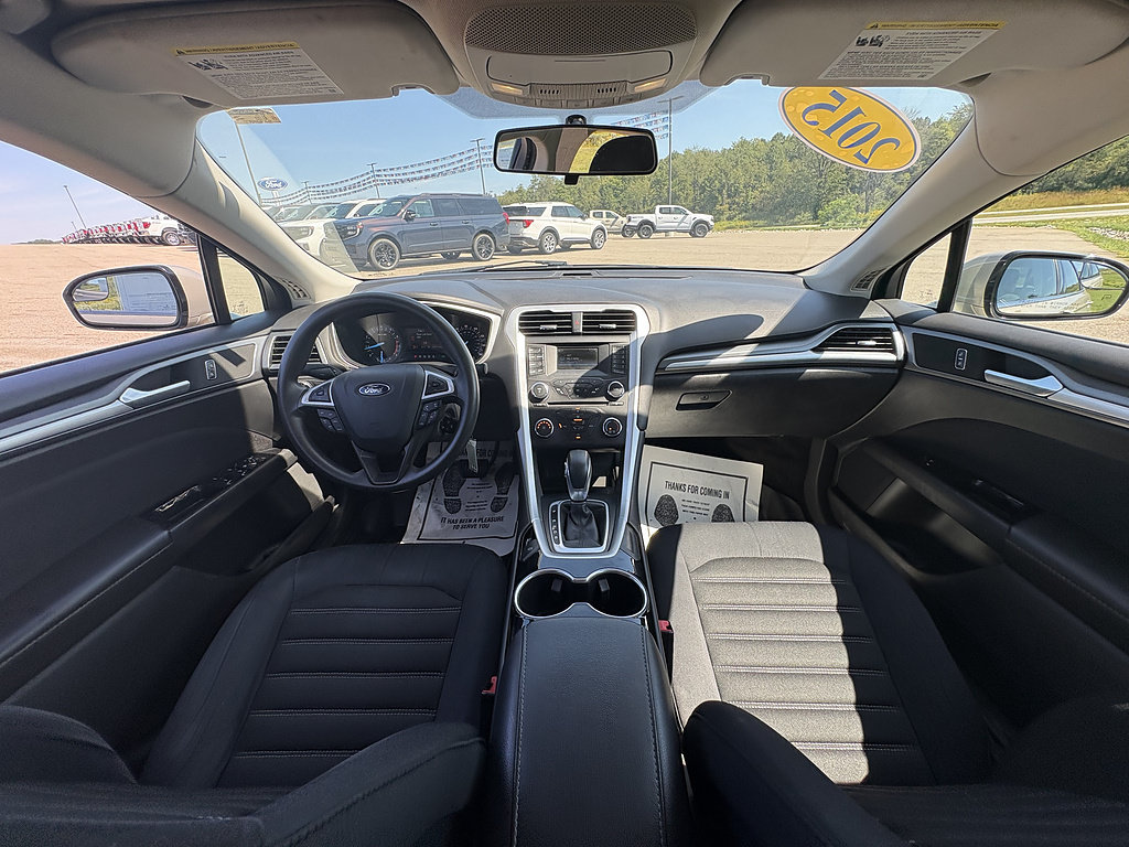 Used 2015 Ford Fusion SE FWD image 20