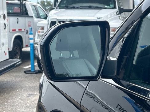 Certified 2024 Ford Expedition XLT image 18