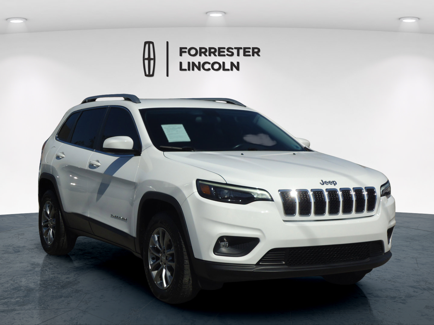 Used 2020 Jeep Cherokee Latitude Plus w/ Cold Weather Group AWD/4WD image 1