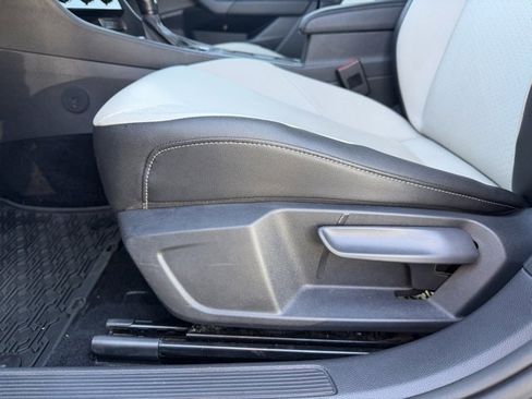 Used 2020 Volkswagen Jetta R-Line w/ R-Line Cold Weather Package image 9