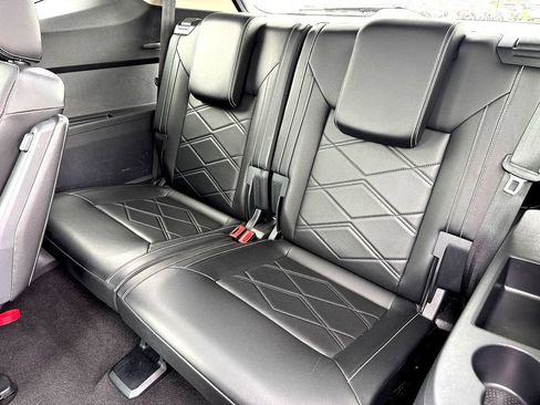 Used 2024 Volkswagen Atlas SE FWD image 28