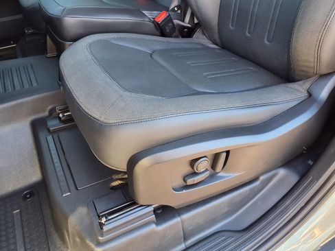 Used 2021 Land Rover Defender 90 First Edition image 27