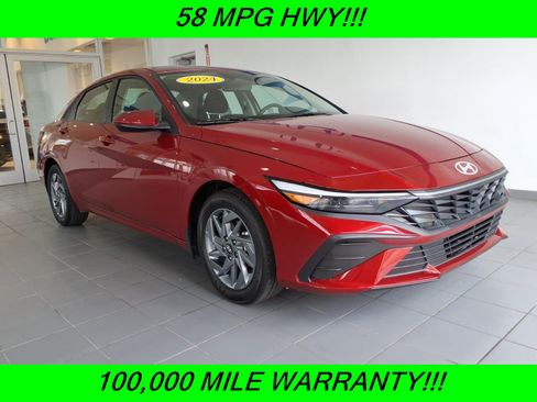 Used 2025 Hyundai Elantra Hybrid FWD image 1