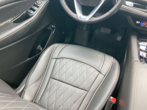 Used 2023 Buick Enclave Avenir image 31