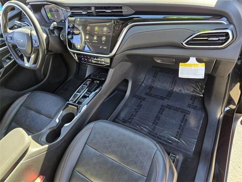 Used 2023 Chevrolet Bolt EUV LT w/ Convenience Package image 16