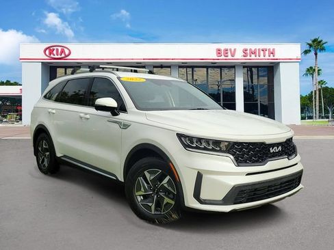 Certified 2022 Kia Sorento S FWD image 1