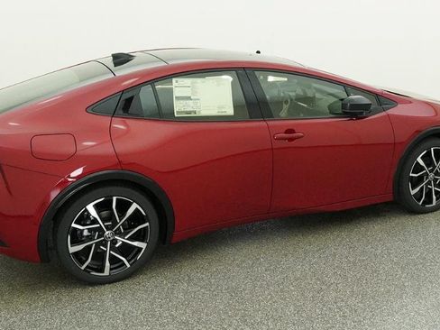 New 2026 Toyota Prius Plug-In Hybrid FWD image 9