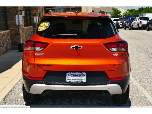 Used 2022 Chevrolet TrailBlazer LT w/ LPO, Blackout Package AWD/4WD image 2