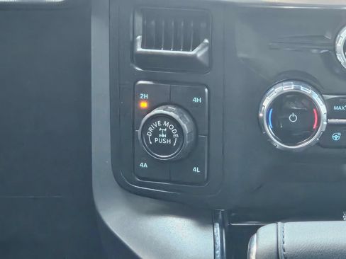 Used 2025 Ford F150 Lariat w/ Equipment Group 501A Mid AWD/4WD image 14