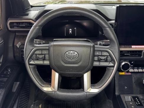 Certified 2025 Toyota Tacoma Limited AWD/4WD image 19