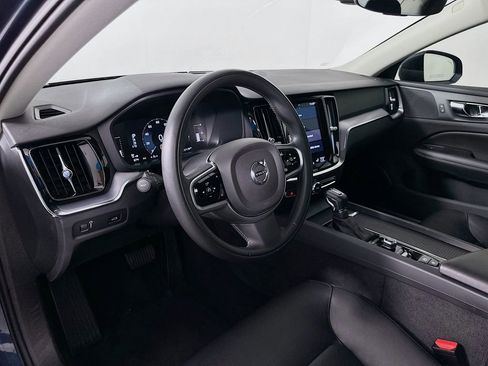 Used 2019 Volvo S60 T6 Momentum w/ Premium Package image 9