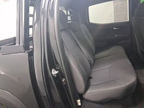 Used 2017 Toyota Tacoma TRD Off-Road w/ Tow Package (A/T) AWD/4WD image 19